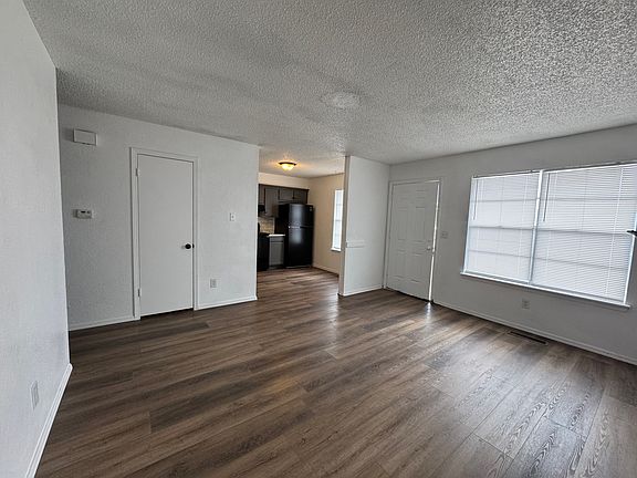 4th image of 605 S Cimarron Rd #5