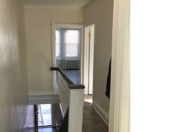 4th image of 514 E Westmoreland St