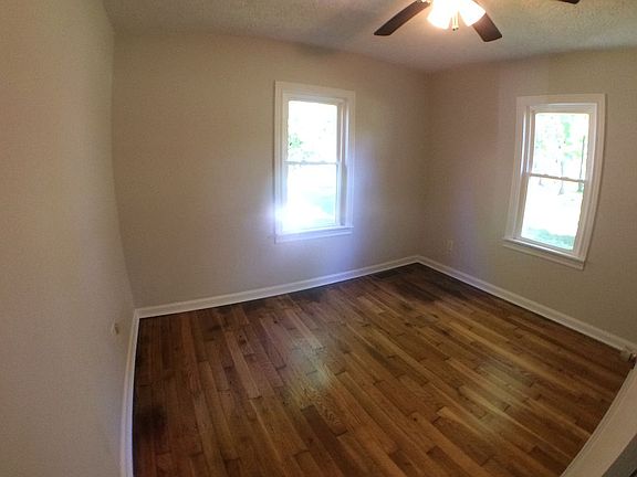 3rd image of 5942 Knollwood Dr
