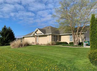 105 Middleton St, Genoa, IL 60135
