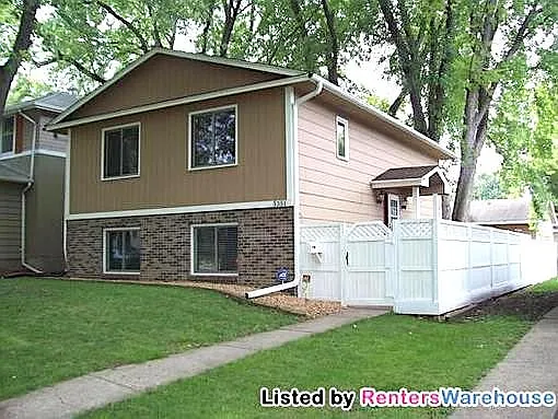 3351 Grimes Ave N — Photo 1