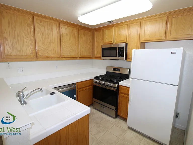 3158 Regency Ave — Photo 6