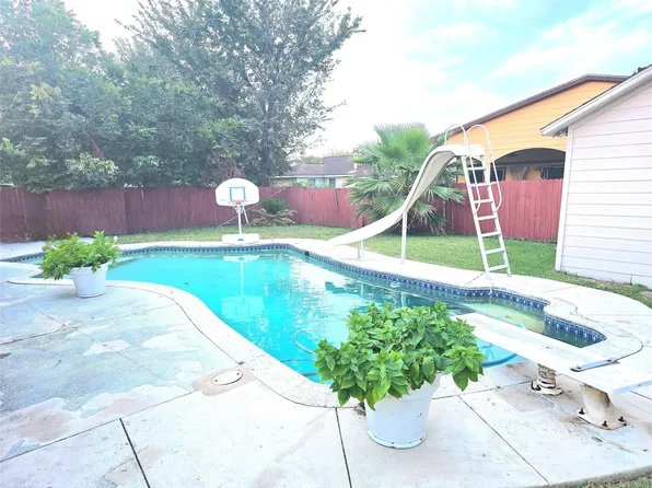 11703 Teaneck Dr, Houston, TX 77089