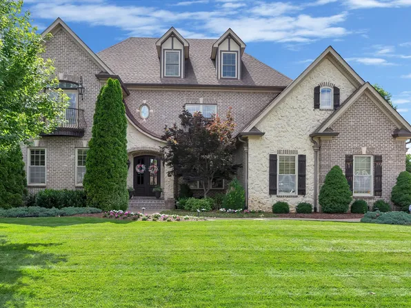 2811 Craythorne Dr, Murfreesboro, TN 37129