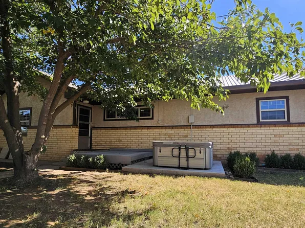 101 Cravy Dr, Clovis, NM 88101