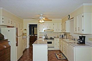 4th image of 4809 Coach Hill Dr