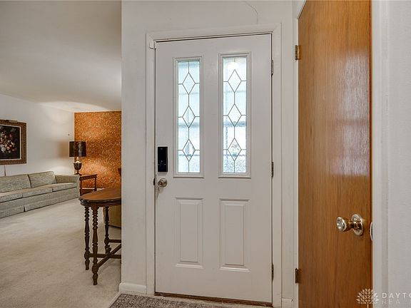 5th image of 386 Cherrywood Dr