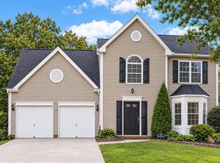 102 Crossview Dr, Simpsonville, SC 29680