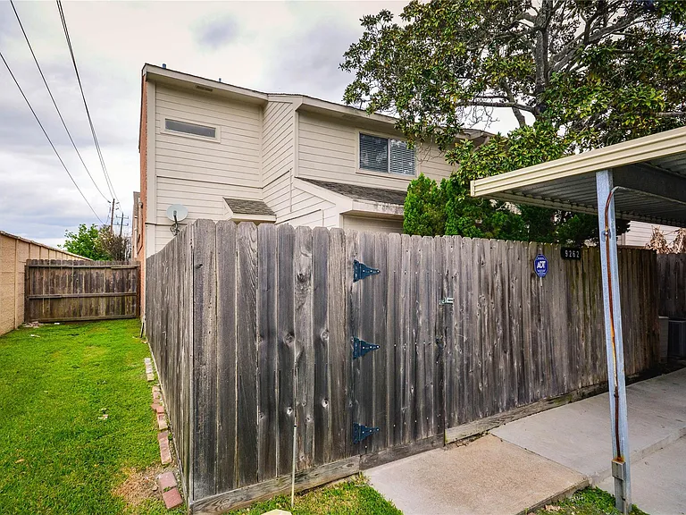 9262 Westwood Village Dr — Photo 24