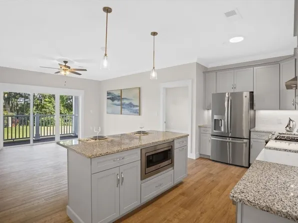 57 Long Point Rd #301, Lakeville, MA 02347