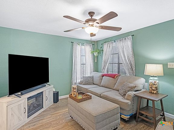 5th image of 4633 Evelyn St