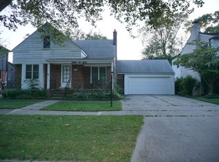 106 Maplefield Rd, Pleasant Ridge, MI 48069