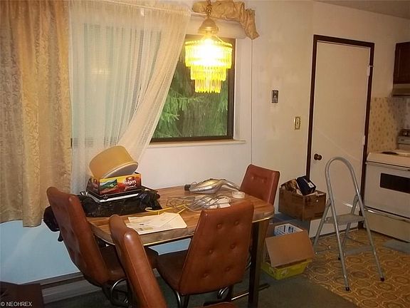 5th image of 46519 Winston Dr