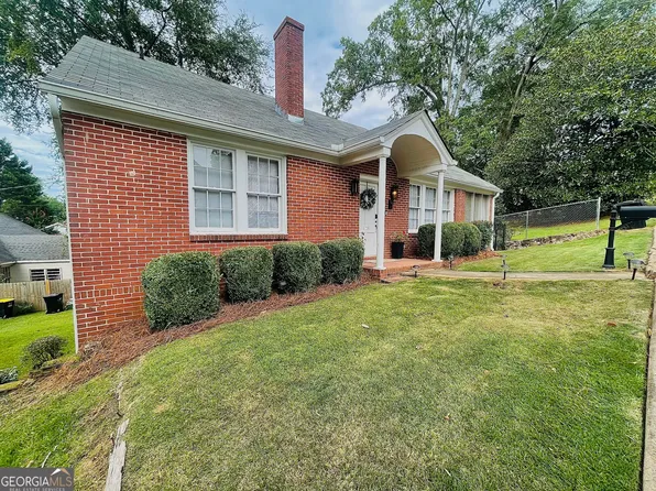 405 E 4th St, West Point, GA 31833