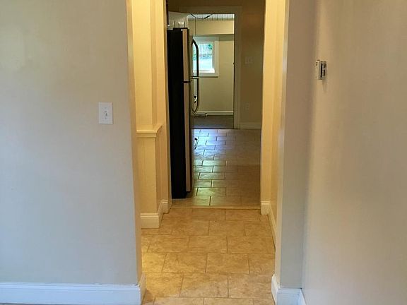 5th image of 121 Gertrude St APT 3