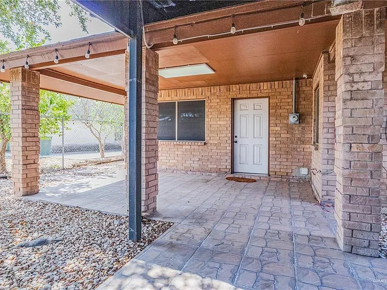 1709 Calle Tulipan — Photo 18