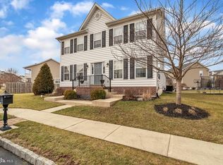 1165 Morgan Hill Dr, Pennsburg, PA 18073