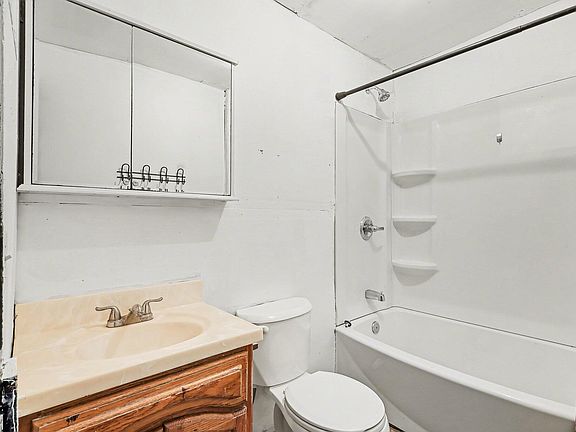 4th image of 1259 E Apple Ave