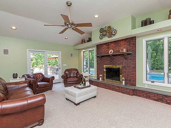 5th image of 48 Westwood Dr