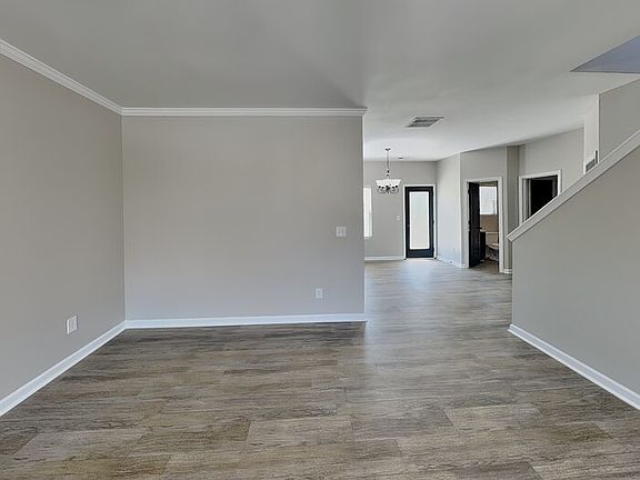 4th image of 1048 Regency Dr