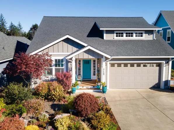 715 SE 43rd St, South Beach, OR 97366