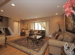 11 Sunbeam Rd, Syosset, NY 11791