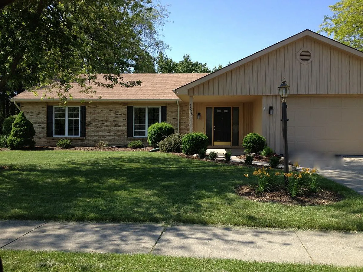 5636 Oak Pointe Dr photo 1