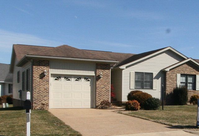 1st image of 200 Dogwood Dr