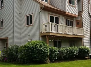 64 Woods Edge Dr, Succasunna, NJ 07876