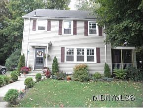 2nd image of 2200 Douglas Cres