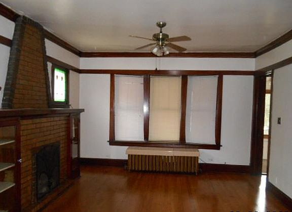 3rd image of 4900 W Wrightwood Ave