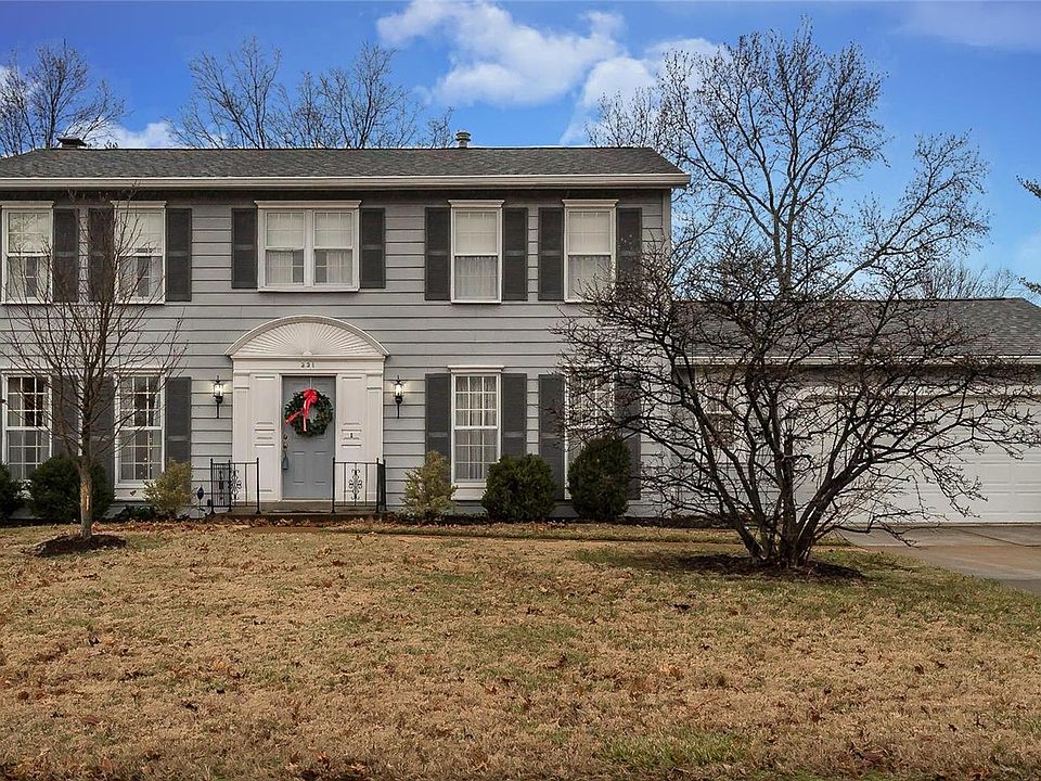 1st image of 331 Oakleigh Woods Dr
