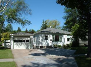 1514 Cherry St, Grand Forks, ND 58201