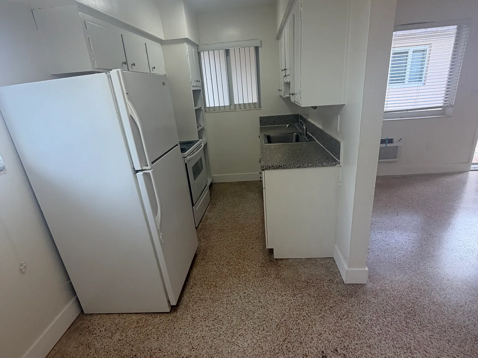 1 bed, 700 sqft, $1,700 — Photo 3