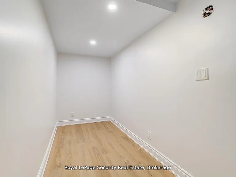 706 Gladstone Ave #LOWER — Photo 24