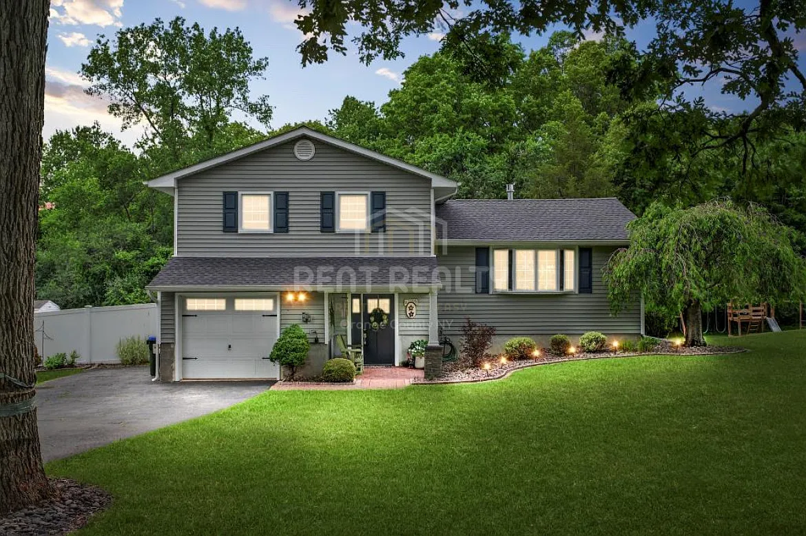 4 bed, 1545 sqft, $3,400 — Photo 1
