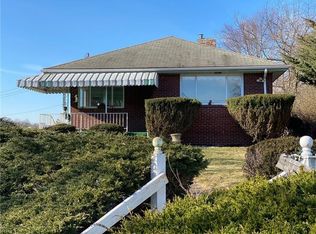 402 Wilson Dr, Pittsburgh, PA 15235