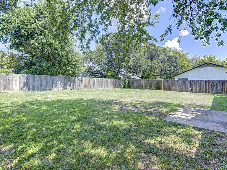 11604 Elk Park Trl — Photo 22