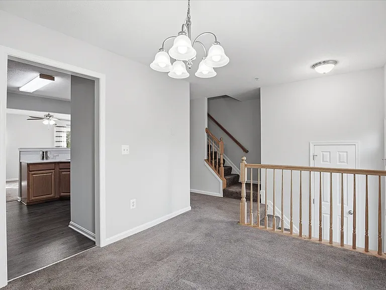 8000 Delores Ct — Photo 33