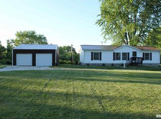 411 S Ripley St, Mount Sterling, IL 62353