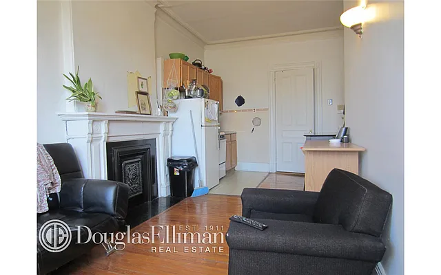 Rented by Douglas Elliman | media 26