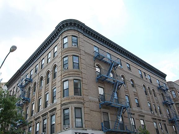5th image of 2053 8th Ave APT 2E