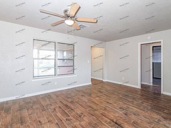 3rd image of 1424 SW 60th St