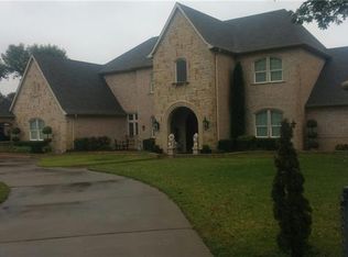125 Peninsula Dr, Rowlett, TX 75089