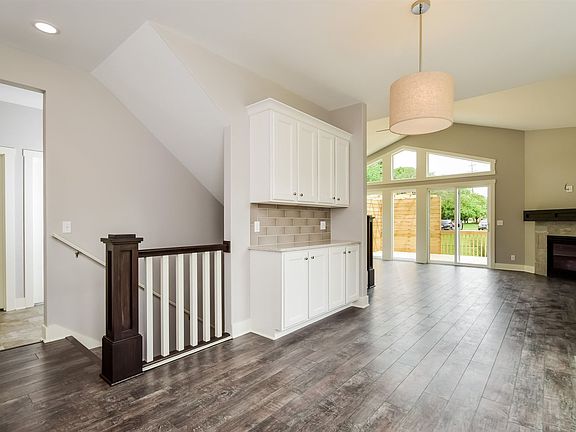 004-Living_Room-2776736-medium