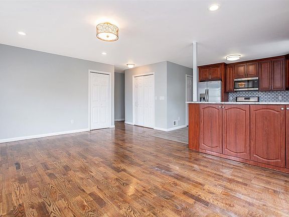 5th image of 35 Randolph Ave