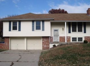 2917 SW Moore St, Blue Springs, MO 64015