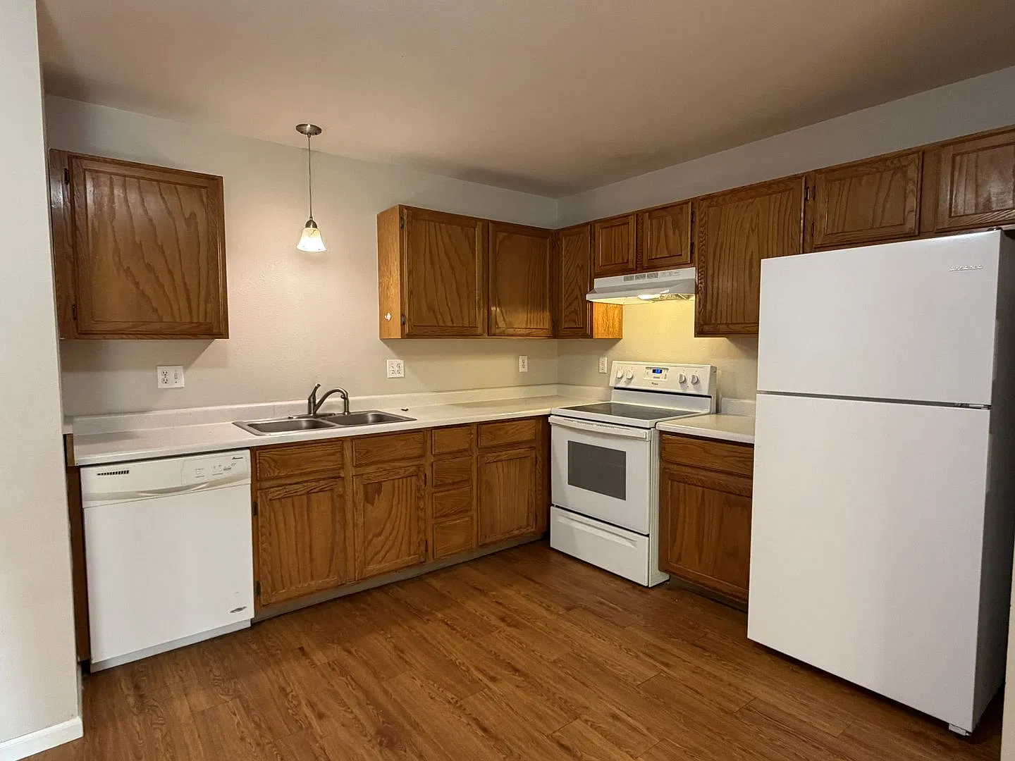 364 Terri Dr — Photo 4