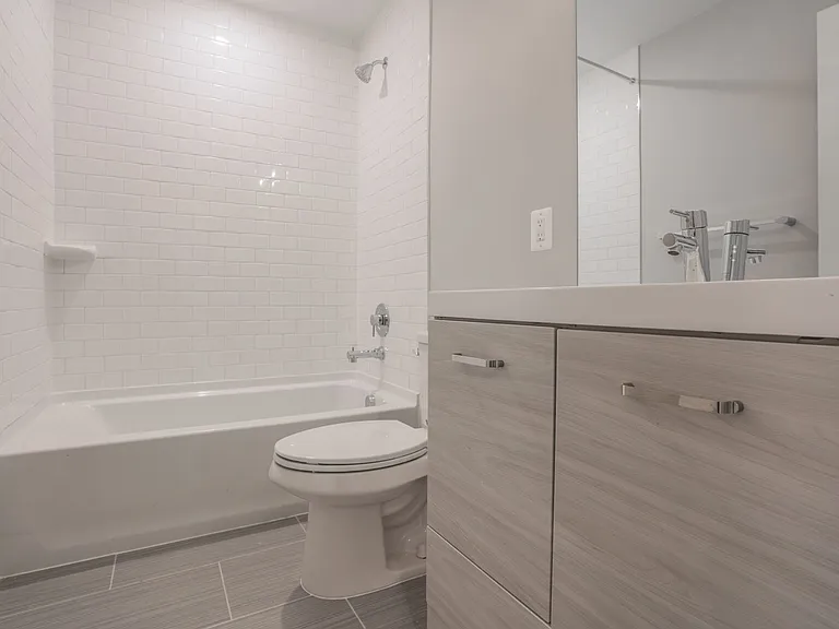 310 E Lanvale St — Photo 13