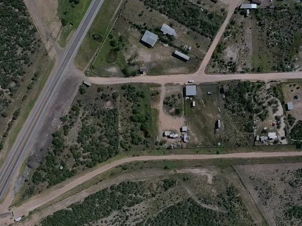 108 Los Centenarios Rd, Laredo, TX 78043